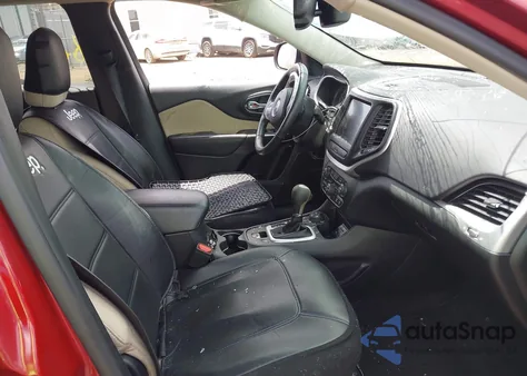 2017 Jeep Cherokee Latitude 4X4 из США, поврежденный, VIN 1C4PJMCS0HW563302